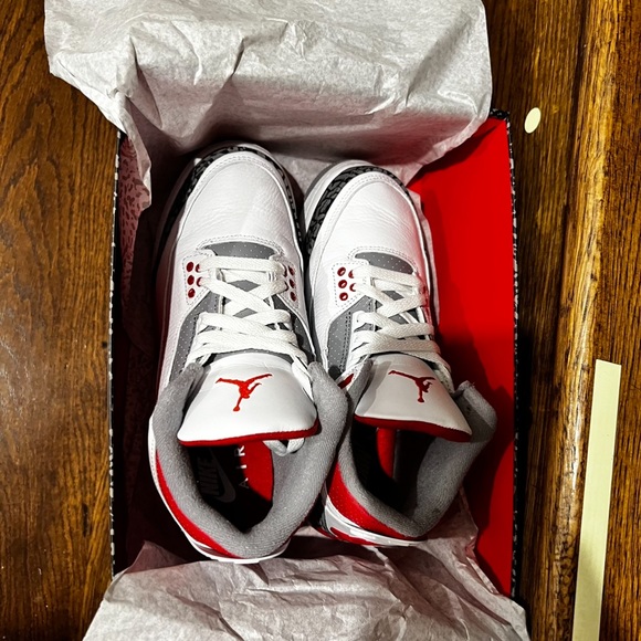 Fire Red 3 Jordan’s - Picture 2 of 6